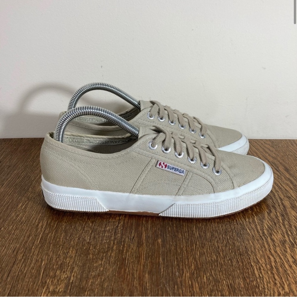 Classic Tan Superga sneakers/trainers 39 1/2 US Women’s 8.5. Excellent condition